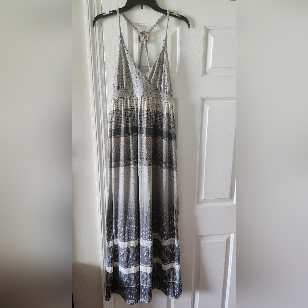 Mudd Gray Ombre Maxi Dress with Ring Back